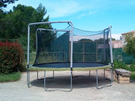 Domaine-Bougainvillees-camargue-bougains-trampoline
